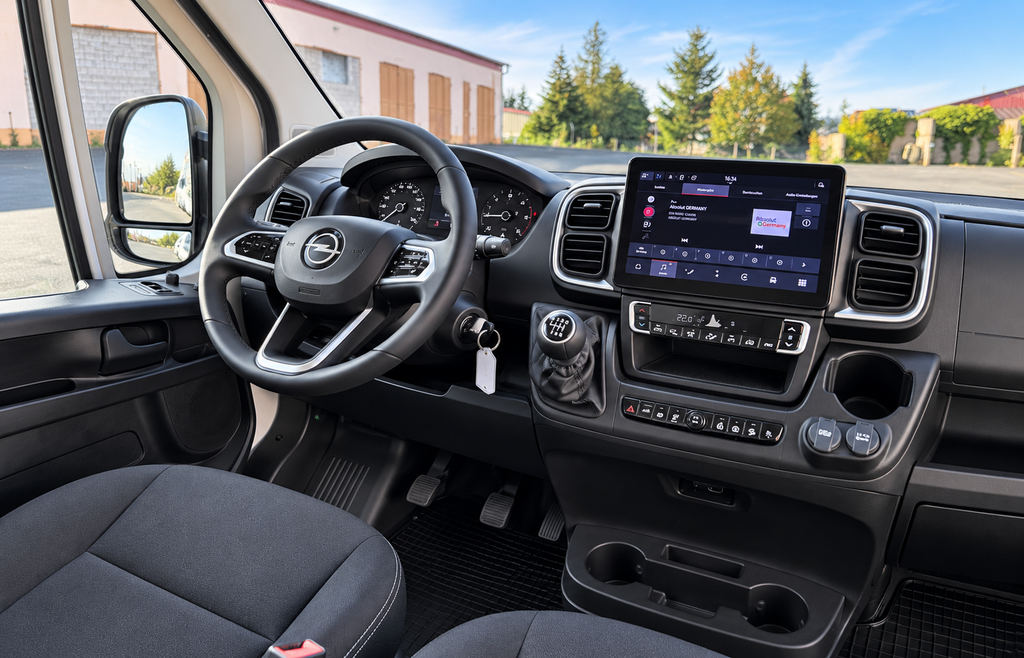 Opel_Movano_Innen2_1024x658